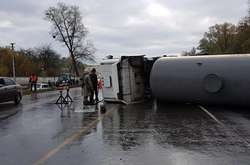 Под Киевом опрокинулась фура с аммиаком (фото)