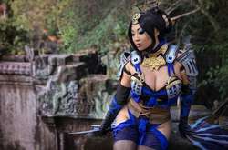 Очаровательная китайская косплеерша Яя Хан