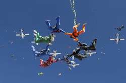 Українськи парашутисти встановили новий рекорд світу