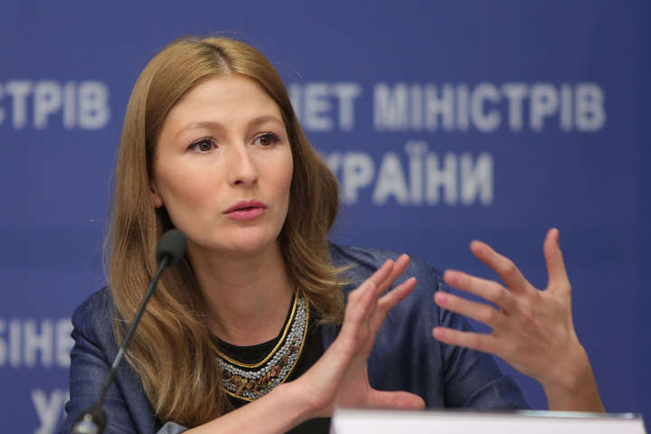 Заступник міністра відмовилася переходити на російську в ефірі «Дождя»