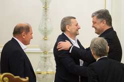 Порошенко рассказал о героизме Умерова и Чийгоза