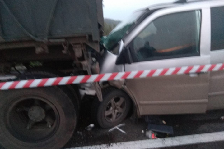 ДТП на Миколаївщині: зіткнулися вантажівка і мікроавтобус
