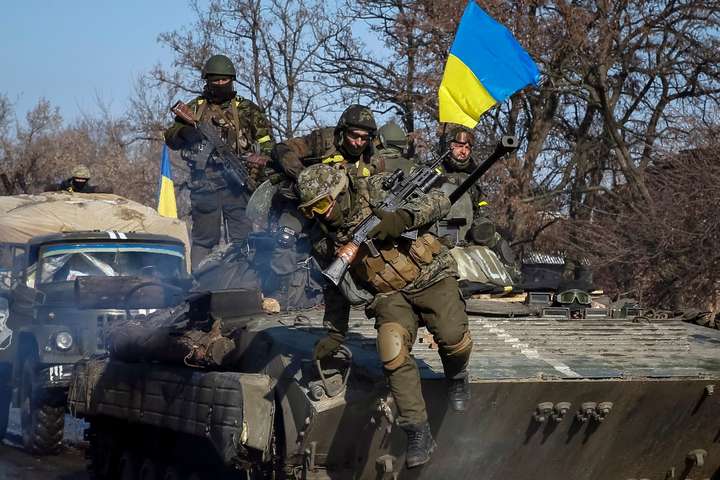 Доба в зоні АТО: 16 ворожих обстрілів, є загиблий та поранені українські бійці