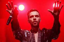 Стриптиз не удался: Поклонница ударила Макса Барских между ног