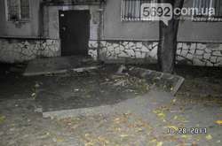 На Дніпропетровщині на підлітків звалився бетонний навіс над під’їздом