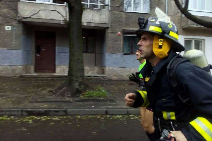 Столичний рятувальник встановив рекорд України у напівмарафоні в повній бойовій викладці