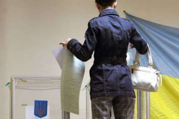 На Дніпропетровщині невідомі розгромили виборчу дільницю