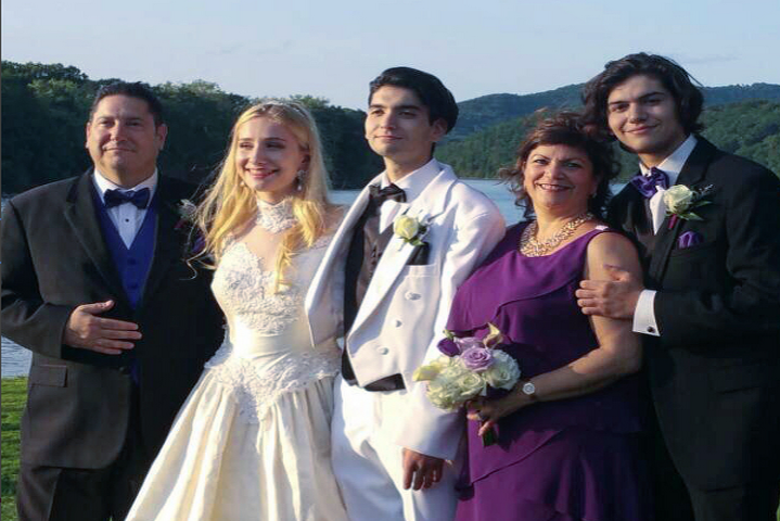 ЗМІ показали, як донька екс-регіоналки Бондаренко вийшла заміж у США