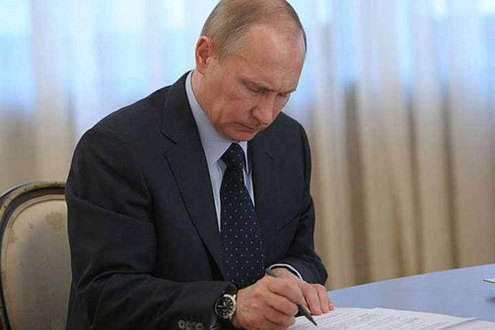 Путін підписав документ про спільне забезпечення військ РФ та Білорусі
