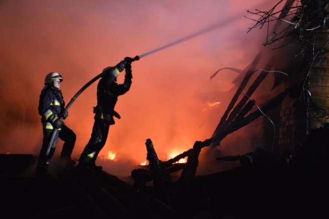 У Києві рятувальники ліквідували пожежу в ресторані