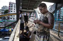 Забудьте о США. Facebook наделал беды и в других странах