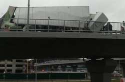 У «Борисполі» друга за день аварія: на естакаді перекинулася вантажівка