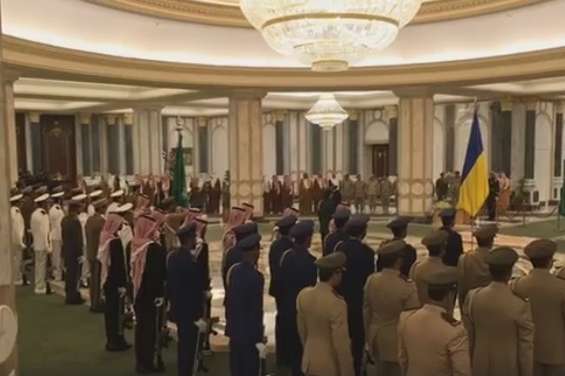 Король Саудівської Аравії прийняв Порошенка у своєму палаці