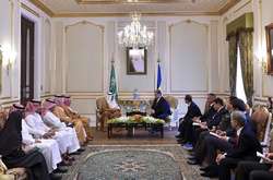  Зустріч президента України Петра Порошенка з керуючим директором Публічного інвестиційного фонду Королівства Саудівська Аравія Ясіром бін Османом Ар-Румаяном 