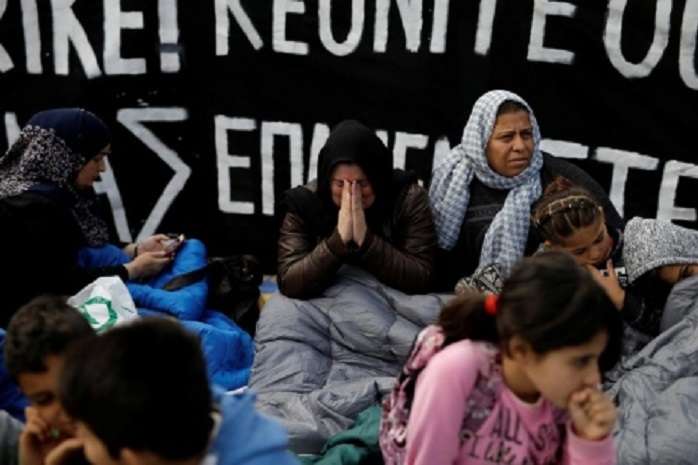 У Греції біженці з Сирії отаборились під парламентом, бо хочуть до Німеччини