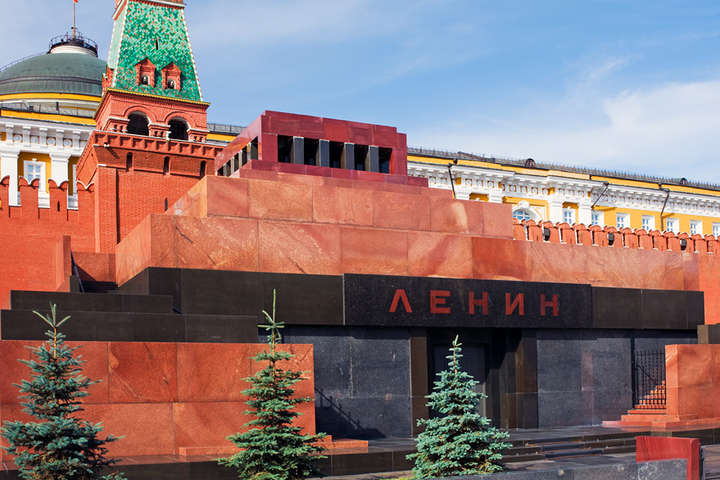 «Довольно глазеть на труп Ленина»: Кадыров высказался о мавзолее