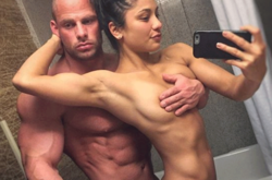 Зірковий бодибілдер і його дружина попозували голими перед камерою (фото)