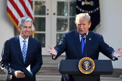  Джером Пауелл та Дональд Трамп 