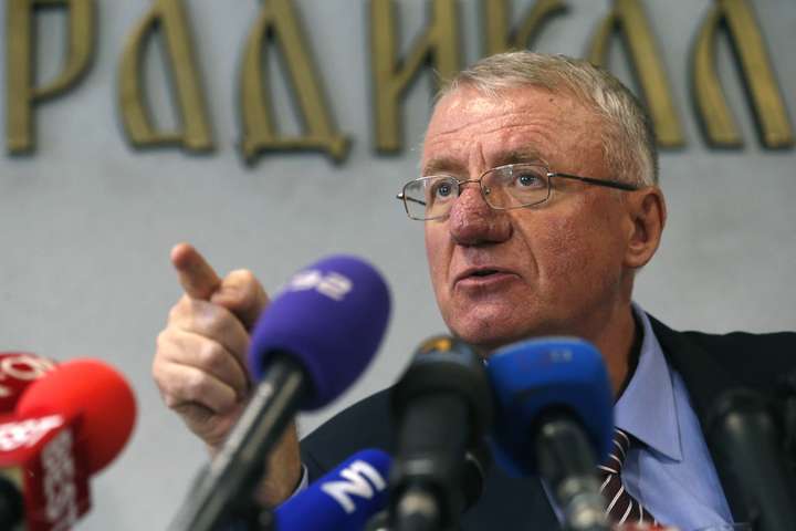У Сербії опальний політик закликав вислати з країни українського посла 