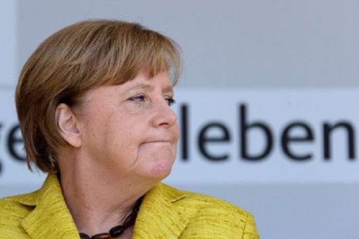Меркель вважає, що трипартійна коаліція зможе працювати