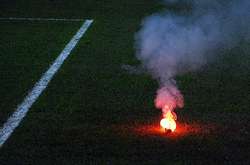На матчі Кубка Англії загорілося футбольне поле (відео)