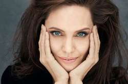  Анджелина Джоли готовится к свадьбе по буддийским традициям