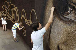 Художник создал крупнейшую в мире мозаику из кофейных зёрен