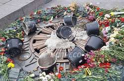 В Киеве вандалы «зацементировали» Вечный огонь