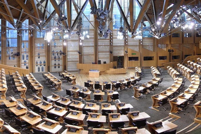 Парламент Шотландії евакуювали через пакет із білим порошком
