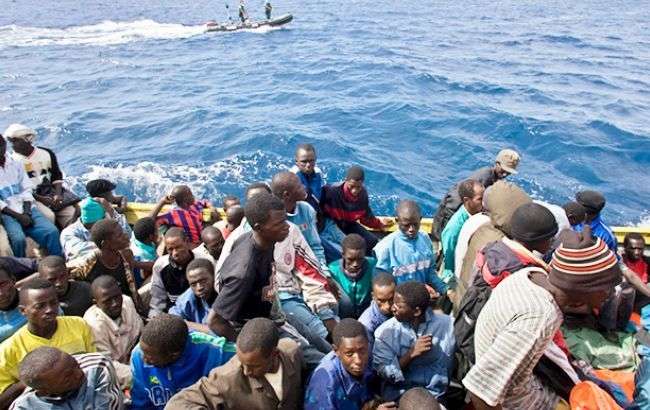 На човні мігрантів в Середземному морі знайшли тіла 26 дівчаток-підлітків