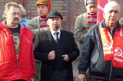 «Живий» Ленін та історії про досягнення СРСР. Як в Криму відзначили річницю Жовтневого перевороту