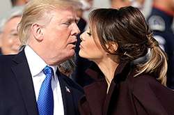 Нежная и покорная: Поцелуй Дональда и Мелании Трамп удивил предоставилей СМИ