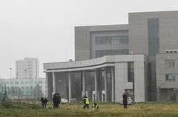 У Польщі чоловік намагався спалити себе біля будівлі суду