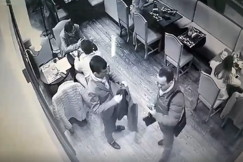 В киевском кафе обчистили друга экс-министра: видео с камер наблюдения