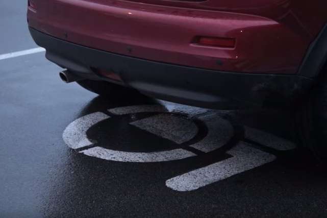 Як працюють нові штрафи за парковку на місцях для людей з інвалідністю