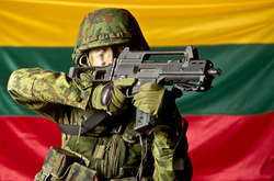 Литва і далі надаватиме Україні летальну зброю