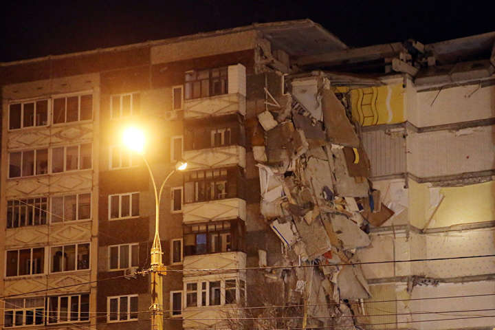 Обвалення будинку в Росії: кількість жертв зросла
