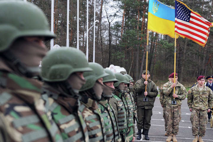 Посол сообщил, какое вооружение США предлагает Украине