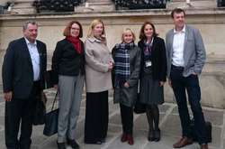 Дружина Сущенка зустрілася з французькими депутатами