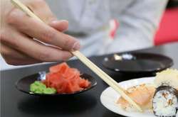З’їли суші і опинились в лікарні: сім’я у Запорізькій області отруїлась японською їжею