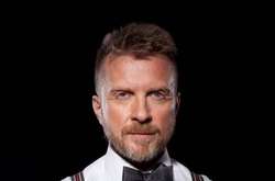 Шоумен Мухарский выплатил миллион гривен алиментов после скандального развода