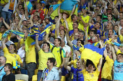 У Львові просять фанатів не палити фаєри та піротехніку