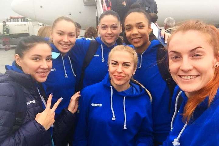 Жіноча збірна України вирушила на перший матч кваліфікації Євробаскета