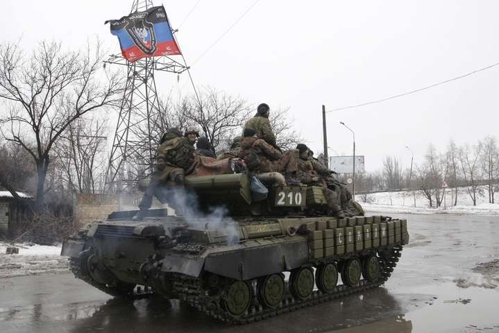 Бойовики з танків обстріляли позиції українських захисників