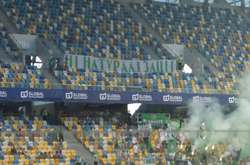 Львівські вболівальники зустріли збірну України банером «Ні натуралізації» (фото)