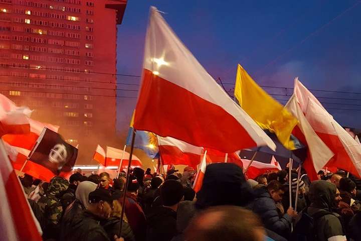 Марш у Варшаві - У Варшаві націоналісти пройшлися маршем на день незалежності