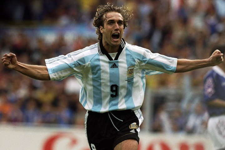 Легенда аргентинського футболу розлючений, що Мессі відібрав його рекорд