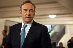 Сценаристів «Карткового будиночка» змушують переписати сценарій через скандал зі Спейсі