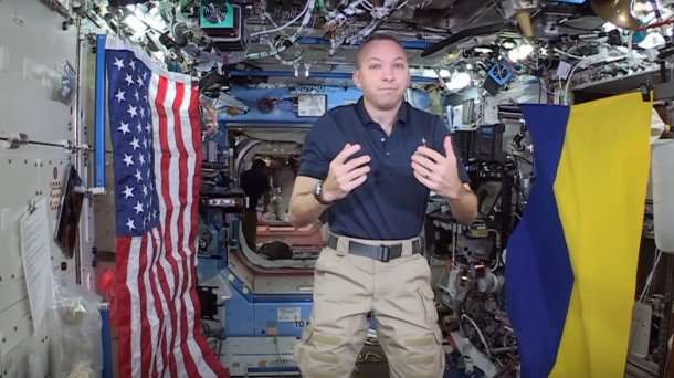 Американський астронавт взяв зі собою в космос прапор України