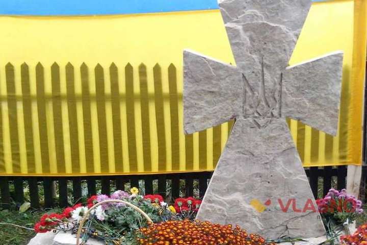 На Вінниччині відкрили пам’ятник усім полеглим за Україну